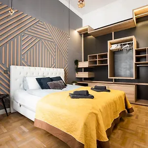  Apartment Deluxe Quentin Next To The Fashion Street Hungary